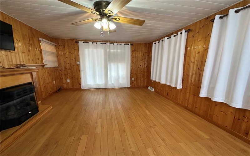 1021 St Clair St, Latrobe, 15650, 2 Bedrooms Bedrooms, 7 Rooms Rooms,2 BathroomsBathrooms,Residential,For Sale,St Clair St,1752950