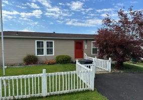 1021 St Clair St, Latrobe, 15650, 2 Bedrooms Bedrooms, 7 Rooms Rooms,2 BathroomsBathrooms,Residential,For Sale,St Clair St,1752950