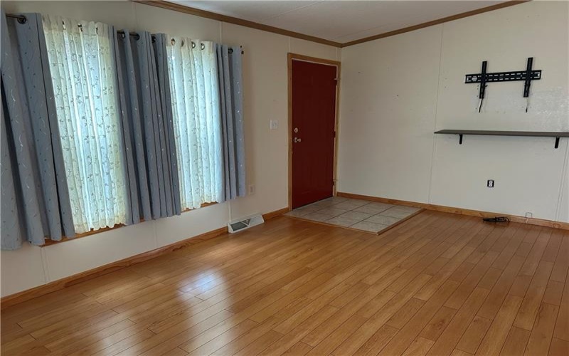 1021 St Clair St, Latrobe, 15650, 2 Bedrooms Bedrooms, 7 Rooms Rooms,2 BathroomsBathrooms,Residential,For Sale,St Clair St,1752950