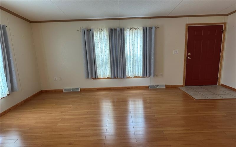 1021 St Clair St, Latrobe, 15650, 2 Bedrooms Bedrooms, 7 Rooms Rooms,2 BathroomsBathrooms,Residential,For Sale,St Clair St,1752950