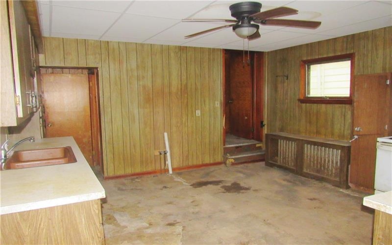300 8th Street, Windber, 15963, 5 Bedrooms Bedrooms, 7 Rooms Rooms,1 BathroomBathrooms,Residential,For Sale,8th Street,1752978
