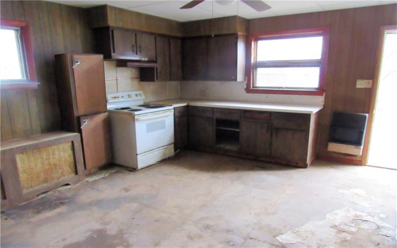 300 8th Street, Windber, 15963, 5 Bedrooms Bedrooms, 7 Rooms Rooms,1 BathroomBathrooms,Residential,For Sale,8th Street,1752978