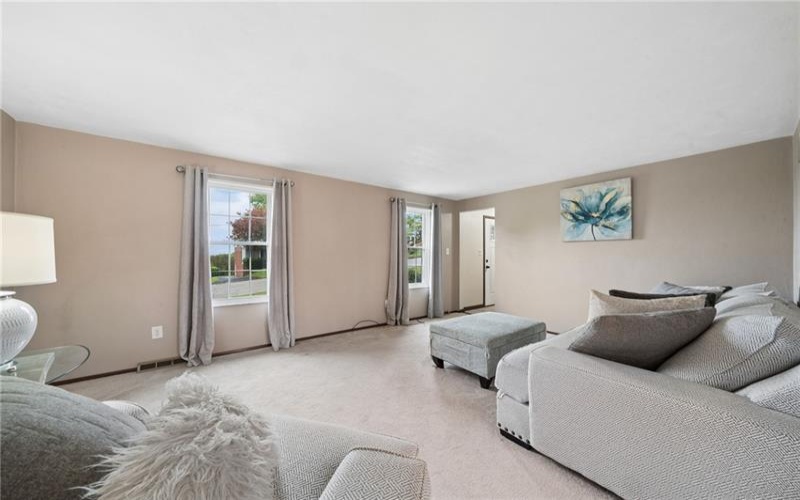 24 Waverly Drive, Greensburg, 15601, 3 Bedrooms Bedrooms, 11 Rooms Rooms,2.1 BathroomsBathrooms,Residential,For Sale,Waverly Drive,1753004