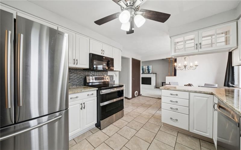 24 Waverly Drive, Greensburg, 15601, 3 Bedrooms Bedrooms, 11 Rooms Rooms,2.1 BathroomsBathrooms,Residential,For Sale,Waverly Drive,1753004