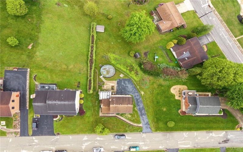 24 Waverly Drive, Greensburg, 15601, 3 Bedrooms Bedrooms, 11 Rooms Rooms,2.1 BathroomsBathrooms,Residential,For Sale,Waverly Drive,1753004