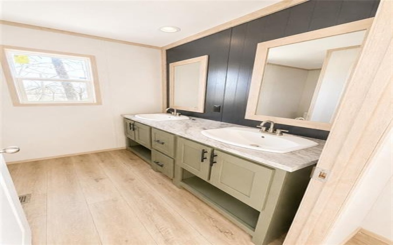 146 Roundtop Circle, Scottdale, 15683, 3 Bedrooms Bedrooms, ,2 BathroomsBathrooms,Residential,For Sale,Roundtop Circle,1753025
