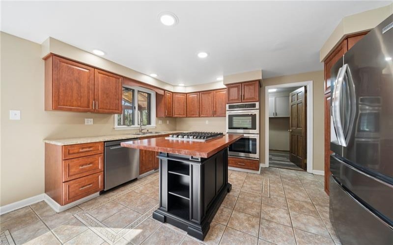 153 Oakwood Road, McMurray, 15317, 4 Bedrooms Bedrooms, 12 Rooms Rooms,3.1 BathroomsBathrooms,Residential,For Sale,Oakwood Road,1753040