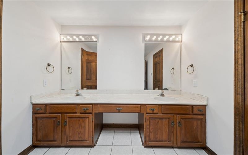 153 Oakwood Road, McMurray, 15317, 4 Bedrooms Bedrooms, 12 Rooms Rooms,3.1 BathroomsBathrooms,Residential,For Sale,Oakwood Road,1753040