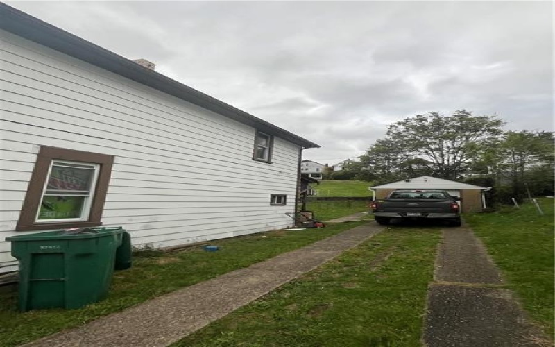 924 Locust Avenue, Monessen, 15062, 2 Bedrooms Bedrooms, ,1 BathroomBathrooms,Residential,For Sale,Locust Avenue,1753044