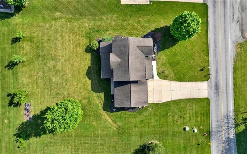 774 Vernon Dr, Rostraver Township, 15012, 4 Bedrooms Bedrooms, 8 Rooms Rooms,2.2 BathroomsBathrooms,Residential,For Sale,Vernon Dr,1744702