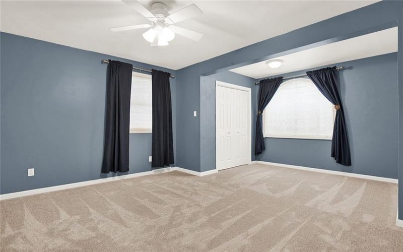 774 Vernon Dr, Rostraver Township, 15012, 4 Bedrooms Bedrooms, 8 Rooms Rooms,2.2 BathroomsBathrooms,Residential,For Sale,Vernon Dr,1744702