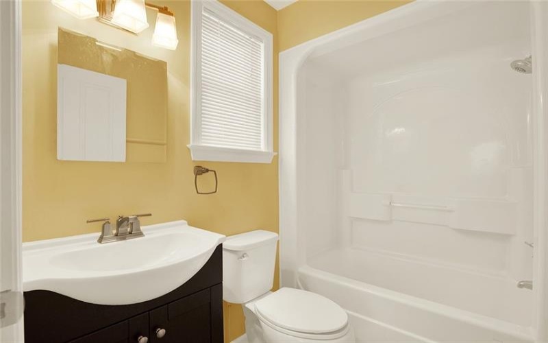 774 Vernon Dr, Rostraver Township, 15012, 4 Bedrooms Bedrooms, 8 Rooms Rooms,2.2 BathroomsBathrooms,Residential,For Sale,Vernon Dr,1744702
