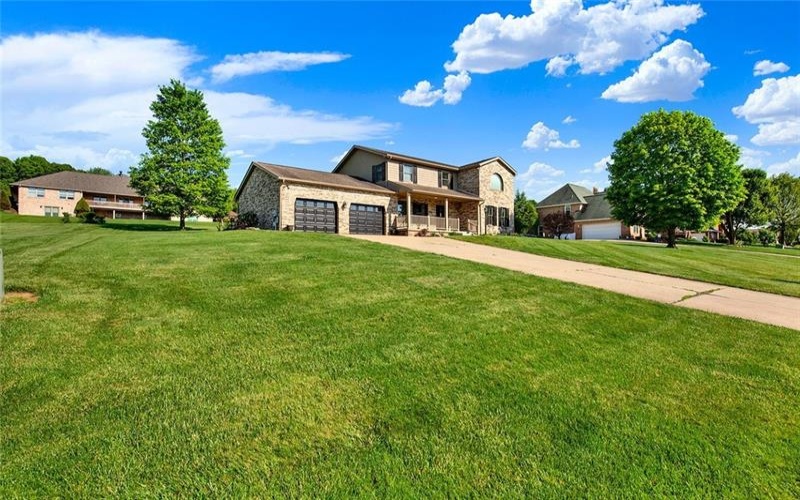 774 Vernon Dr, Rostraver Township, 15012, 4 Bedrooms Bedrooms, 8 Rooms Rooms,2.2 BathroomsBathrooms,Residential,For Sale,Vernon Dr,1744702