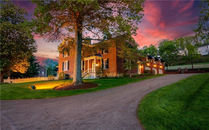 571 West McMurray, Canonsburg, 15317, 6 Bedrooms Bedrooms, 13 Rooms Rooms,5.1 BathroomsBathrooms,Residential,For Sale,West McMurray,1752935