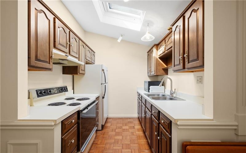 571 West McMurray, Canonsburg, 15317, 6 Bedrooms Bedrooms, 13 Rooms Rooms,5.1 BathroomsBathrooms,Residential,For Sale,West McMurray,1752935