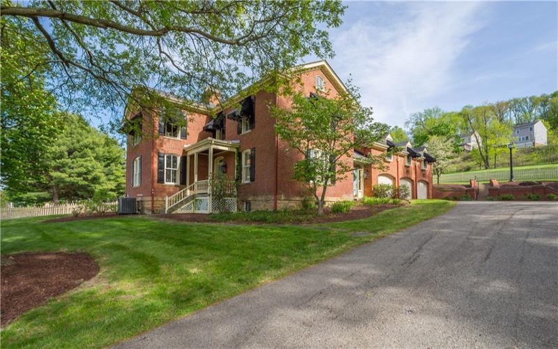 571 West McMurray, Canonsburg, 15317, 6 Bedrooms Bedrooms, 13 Rooms Rooms,5.1 BathroomsBathrooms,Residential,For Sale,West McMurray,1752935