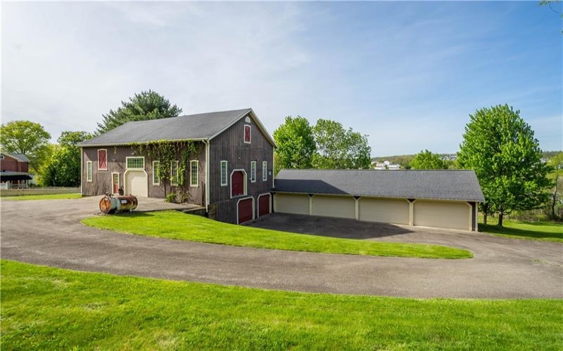571 West McMurray, Canonsburg, 15317, 6 Bedrooms Bedrooms, 13 Rooms Rooms,5.1 BathroomsBathrooms,Residential,For Sale,West McMurray,1752935