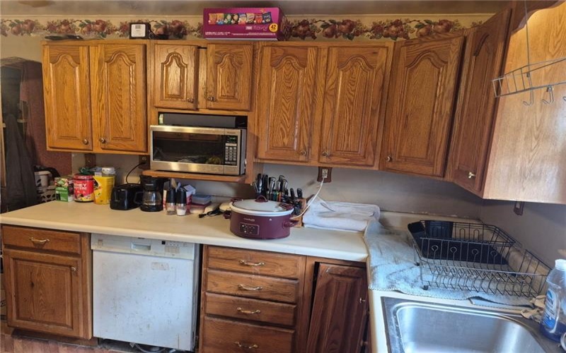 1013 Henry St, Rostraver Township, 15012, 4 Bedrooms Bedrooms, ,1 BathroomBathrooms,Residential,For Sale,Henry St,1752944