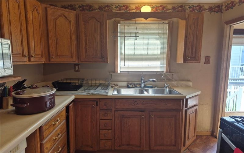 1013 Henry St, Rostraver Township, 15012, 4 Bedrooms Bedrooms, ,1 BathroomBathrooms,Residential,For Sale,Henry St,1752944