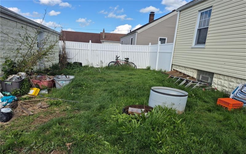 1013 Henry St, Rostraver Township, 15012, 4 Bedrooms Bedrooms, ,1 BathroomBathrooms,Residential,For Sale,Henry St,1752944
