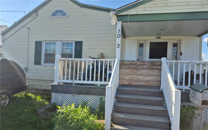 1013 Henry St, Rostraver Township, 15012, 4 Bedrooms Bedrooms, ,1 BathroomBathrooms,Residential,For Sale,Henry St,1752944