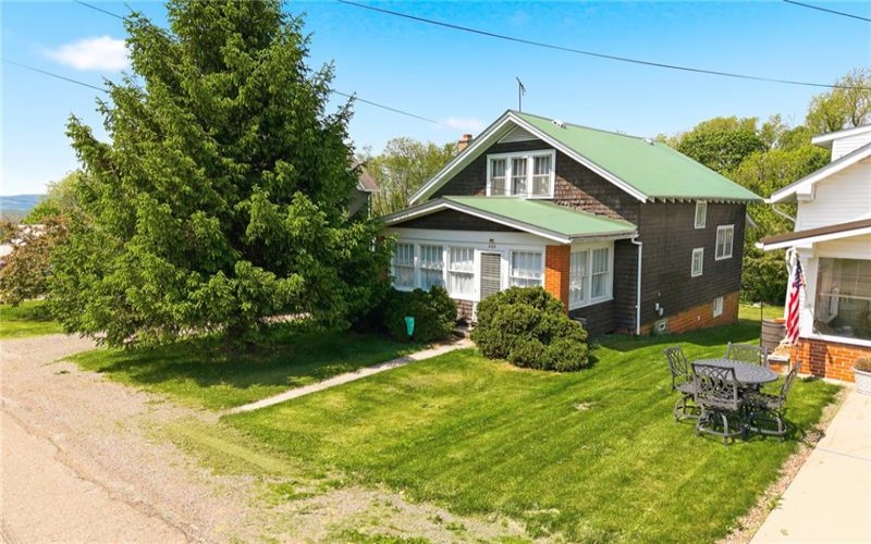 822 Main Street, Addison, 15411, 2 Bedrooms Bedrooms, 6 Rooms Rooms,1 BathroomBathrooms,Residential,For Sale,Main Street,1753042