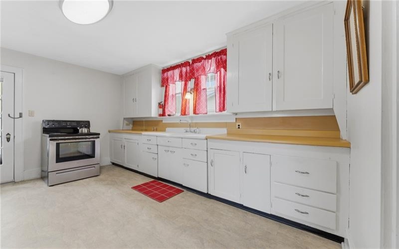 822 Main Street, Addison, 15411, 2 Bedrooms Bedrooms, 6 Rooms Rooms,1 BathroomBathrooms,Residential,For Sale,Main Street,1753042