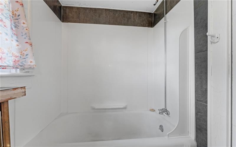 822 Main Street, Addison, 15411, 2 Bedrooms Bedrooms, 6 Rooms Rooms,1 BathroomBathrooms,Residential,For Sale,Main Street,1753042