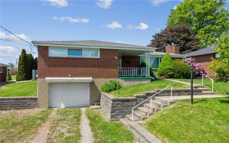 324 Grove Dr, New Kensington, 15068, 3 Bedrooms Bedrooms, ,2 BathroomsBathrooms,Residential,For Sale,Grove Dr,1753085