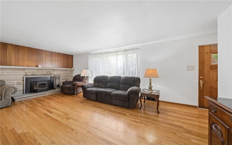 324 Grove Dr, New Kensington, 15068, 3 Bedrooms Bedrooms, ,2 BathroomsBathrooms,Residential,For Sale,Grove Dr,1753085