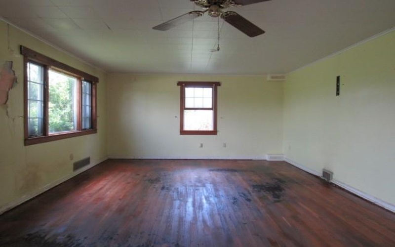 1052 Eighty Eight Road, Rices Landing, 15357, 3 Bedrooms Bedrooms, 5 Rooms Rooms,1.1 BathroomsBathrooms,Residential,For Sale,Eighty Eight Road,1753165