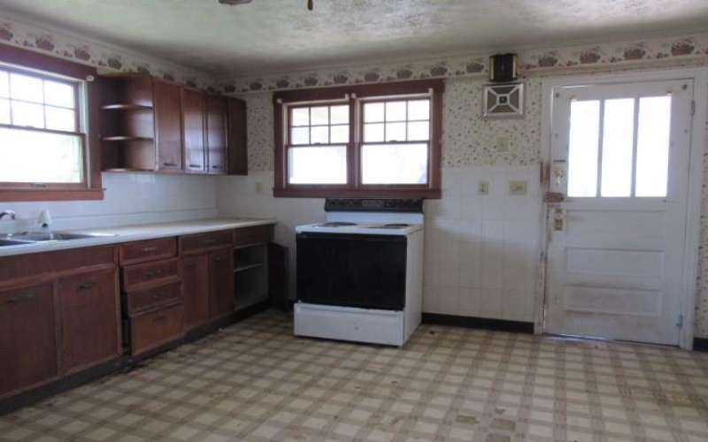 1052 Eighty Eight Road, Rices Landing, 15357, 3 Bedrooms Bedrooms, 5 Rooms Rooms,1.1 BathroomsBathrooms,Residential,For Sale,Eighty Eight Road,1753165
