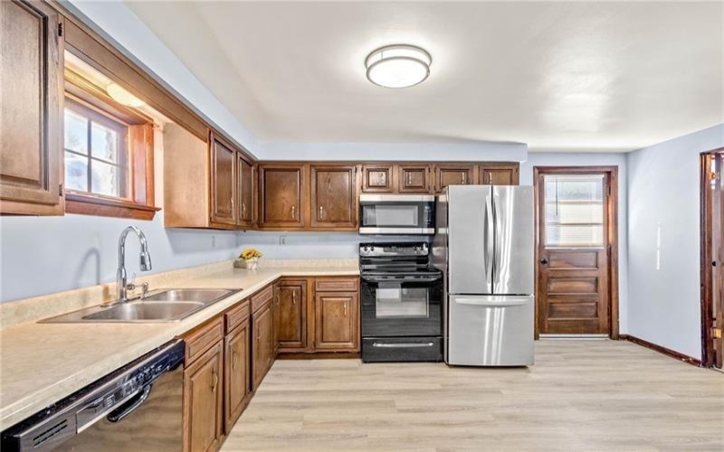 37 Webb Drive, Washington, 15301, 3 Bedrooms Bedrooms, 7 Rooms Rooms,1.1 BathroomsBathrooms,Residential,For Sale,Webb Drive,1753106