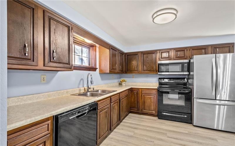 37 Webb Drive, Washington, 15301, 3 Bedrooms Bedrooms, 7 Rooms Rooms,1.1 BathroomsBathrooms,Residential,For Sale,Webb Drive,1753106