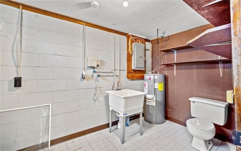 37 Webb Drive, Washington, 15301, 3 Bedrooms Bedrooms, 7 Rooms Rooms,1.1 BathroomsBathrooms,Residential,For Sale,Webb Drive,1753106