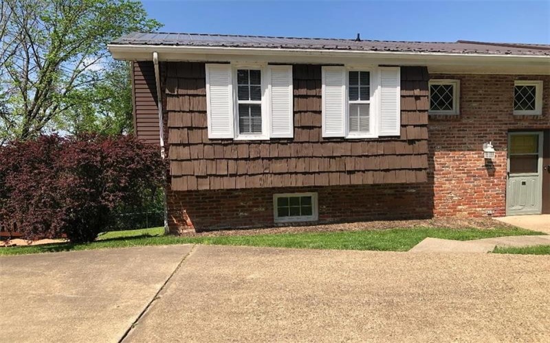 37 Webb Drive, Washington, 15301, 3 Bedrooms Bedrooms, 7 Rooms Rooms,1.1 BathroomsBathrooms,Residential,For Sale,Webb Drive,1753106