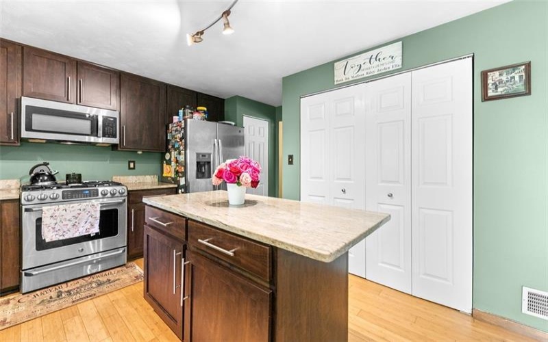 340 Dogwood Dr, Delmont, 15626, 4 Bedrooms Bedrooms, 9 Rooms Rooms,2.1 BathroomsBathrooms,Residential,For Sale,Dogwood Dr,1753142