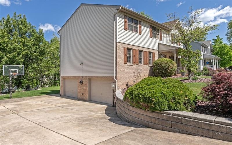 340 Dogwood Dr, Delmont, 15626, 4 Bedrooms Bedrooms, 9 Rooms Rooms,2.1 BathroomsBathrooms,Residential,For Sale,Dogwood Dr,1753142