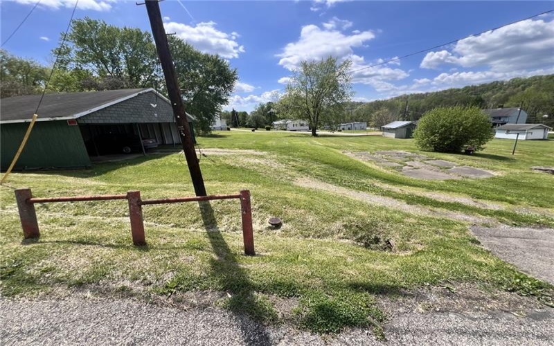 616 Fourth St, Masontown, 15461, ,Farm-acreage-lot,For Sale,3 Car Carport,Fourth St,1753186