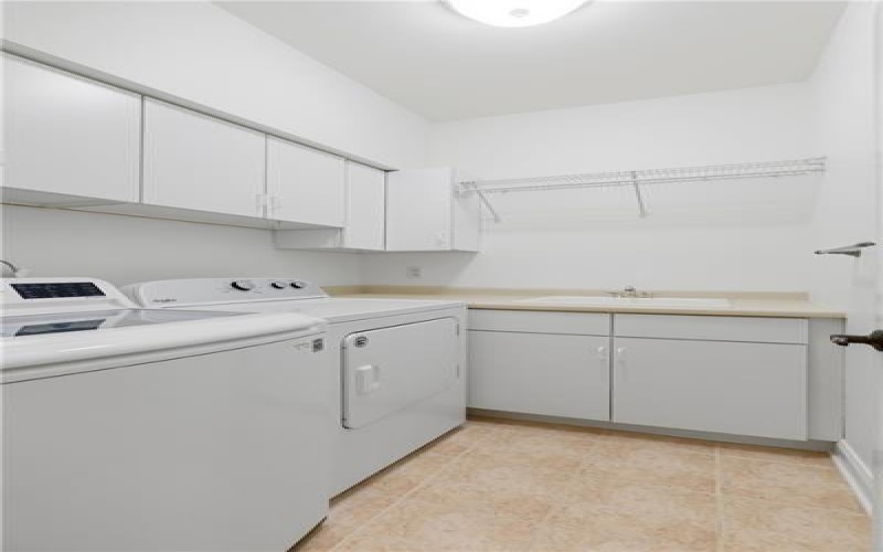 2009 Deacon Dr, Latrobe, 15650, 3 Bedrooms Bedrooms, 8 Rooms Rooms,3 BathroomsBathrooms,Residential,For Sale,Deacon Dr,1753261