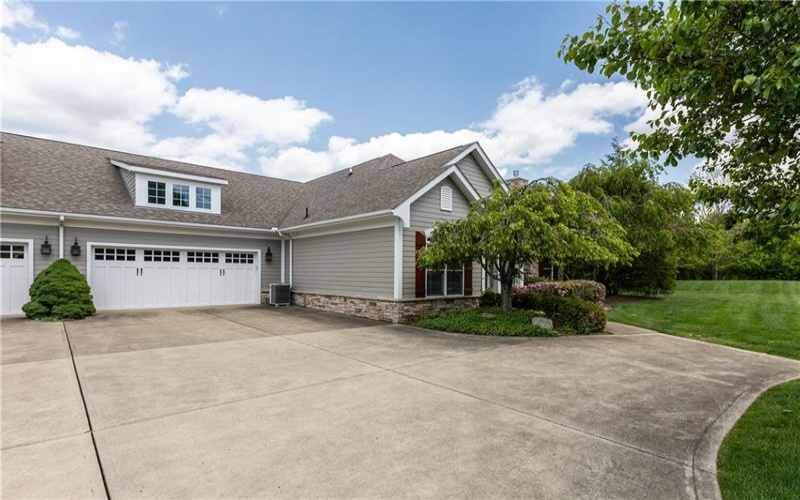 2009 Deacon Dr, Latrobe, 15650, 3 Bedrooms Bedrooms, 8 Rooms Rooms,3 BathroomsBathrooms,Residential,For Sale,Deacon Dr,1753261