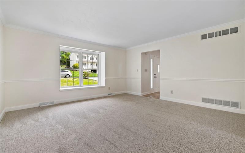1045 Redoak DRIVE, Harrison City, 15636, 4 Bedrooms Bedrooms, 10 Rooms Rooms,2.1 BathroomsBathrooms,Residential,For Sale,Redoak,1753369