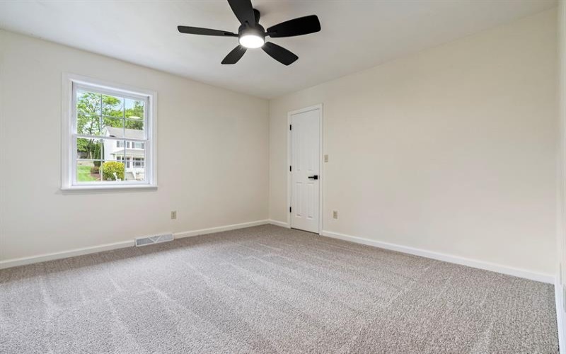 1045 Redoak DRIVE, Harrison City, 15636, 4 Bedrooms Bedrooms, 10 Rooms Rooms,2.1 BathroomsBathrooms,Residential,For Sale,Redoak,1753369