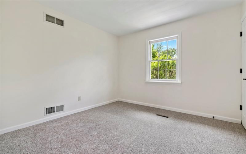 1045 Redoak DRIVE, Harrison City, 15636, 4 Bedrooms Bedrooms, 10 Rooms Rooms,2.1 BathroomsBathrooms,Residential,For Sale,Redoak,1753369