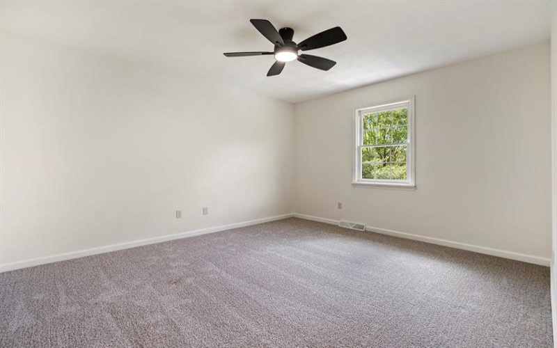 1045 Redoak DRIVE, Harrison City, 15636, 4 Bedrooms Bedrooms, 10 Rooms Rooms,2.1 BathroomsBathrooms,Residential,For Sale,Redoak,1753369