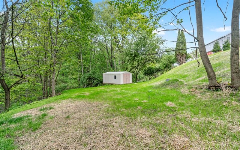 1045 Redoak DRIVE, Harrison City, 15636, 4 Bedrooms Bedrooms, 10 Rooms Rooms,2.1 BathroomsBathrooms,Residential,For Sale,Redoak,1753369