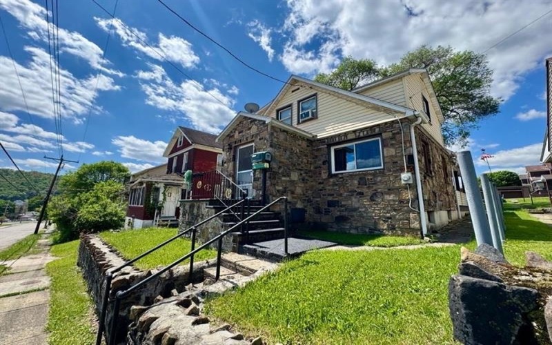 375 Daniel St., Johnstown, 15906, 2 Bedrooms Bedrooms, ,2 BathroomsBathrooms,Residential,For Sale,Daniel St.,1753409