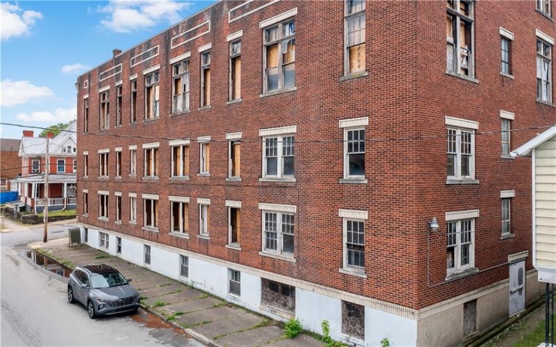 400 5th St, Charleroi, 15022, ,Commercial-industrial-business,For Sale,5th St,1753201