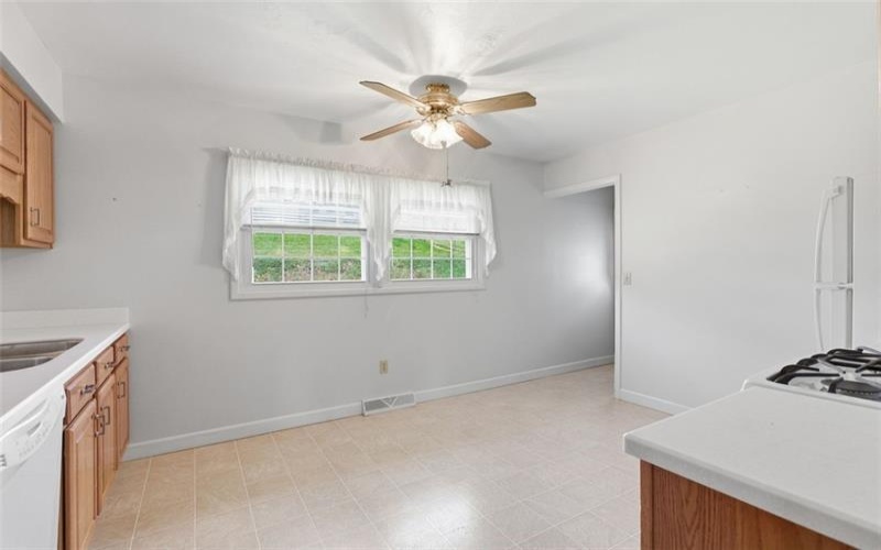 17 Martha Avenue, Jeannette, 15644, 3 Bedrooms Bedrooms, 6 Rooms Rooms,2 BathroomsBathrooms,Residential,For Sale,Martha Avenue,1753235