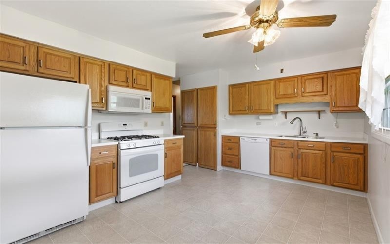 17 Martha Avenue, Jeannette, 15644, 3 Bedrooms Bedrooms, 6 Rooms Rooms,2 BathroomsBathrooms,Residential,For Sale,Martha Avenue,1753235